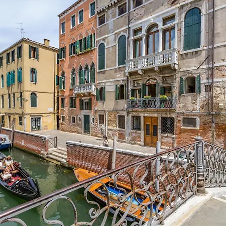 Palazzo San Firmino residenza storica all Suite Canal View-3